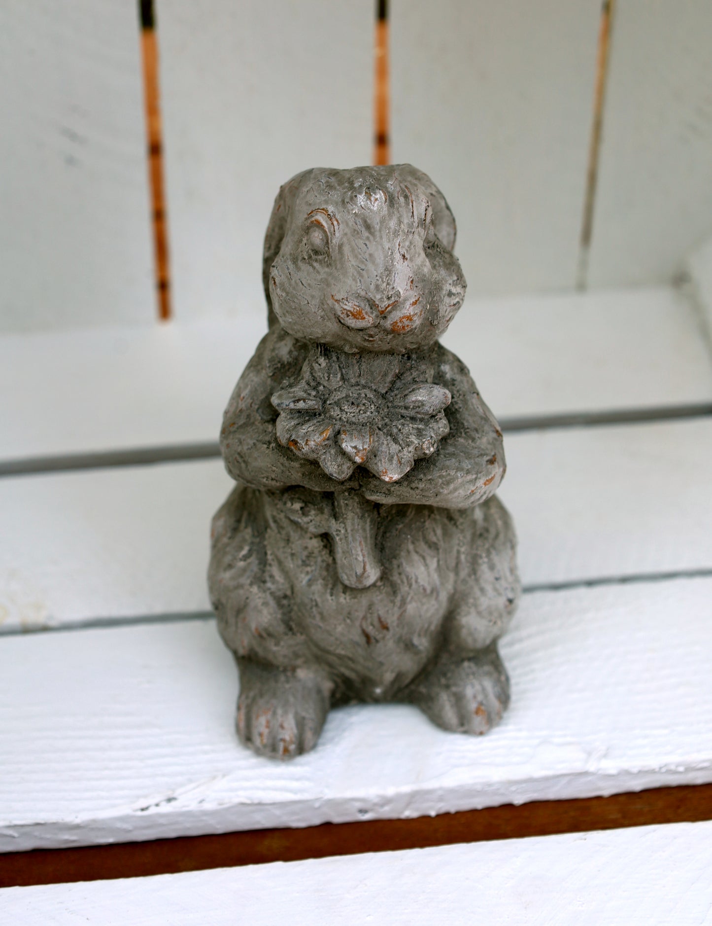 Oster Hase Steinguss Grau 15cm - Gartendeko Frühling Häschen Landhaus {{ Shabby Chic und Landhaus Deko }} {{ www.Stein-Alt.de The cosy Cottage }}