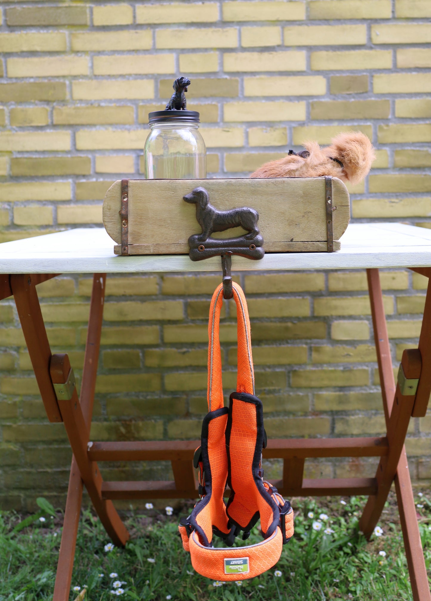 Hundegarderobe Wandhaken mit Leckerli-Glas - Vintage Ziegelform Holz