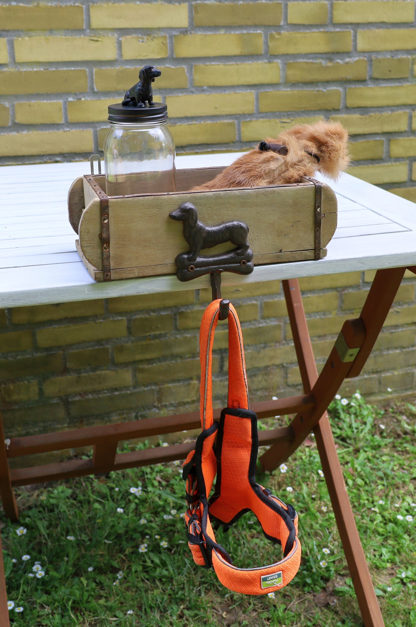 Hundegarderobe Wandhaken mit Leckerli-Glas - Vintage Ziegelform Holz