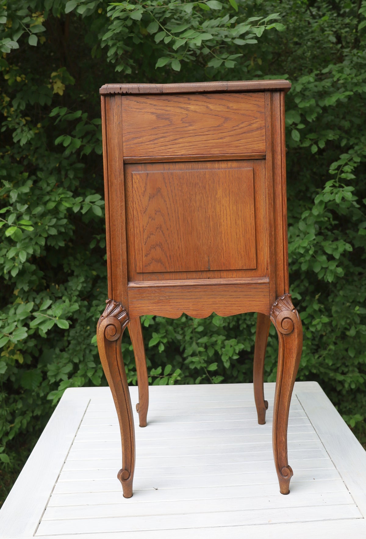 Antiker Nachttisch / Schränkchen im Louise XV - Stil um 1870 - 1890, in Braun aus Holz {{ Shabby Chic und Landhaus Deko }} {{ www.Stein-Alt.de }}