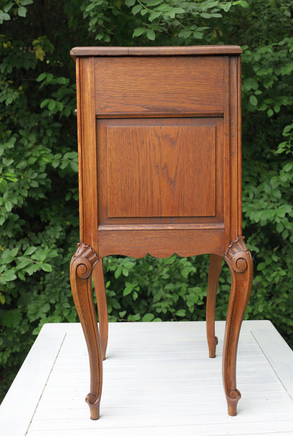 Antiker Nachttisch / Schränkchen im Louise XV - Stil um 1870 - 1890, in Braun aus Holz {{ Shabby Chic und Landhaus Deko }} {{ www.Stein-Alt.de }}