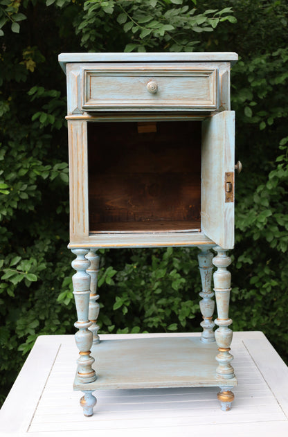 Vintage Schränkchen im Shabby Chic Stil aus Holz in Blau-Türkis {{ Shabby Chic und Landhaus Deko }} {{ www.Stein-Alt.de }}
