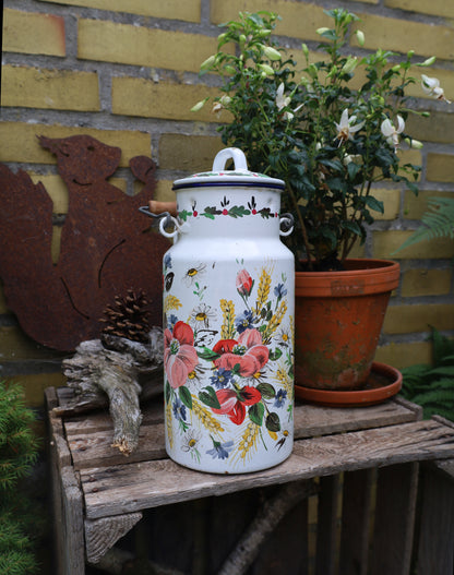 Vintage Emaille-Milchkanne mit Bauernmalerei {{ Shabby Chic und Landhaus Deko }} {{ www.Stein-Alt.de }}