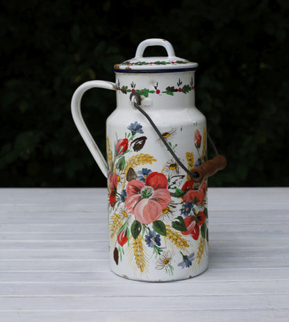 Vintage Emaille-Milchkanne mit Bauernmalerei {{ Shabby Chic und Landhaus Deko }} {{ www.Stein-Alt.de }}
