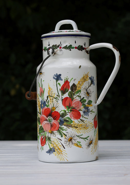 Vintage Emaille-Milchkanne mit Bauernmalerei