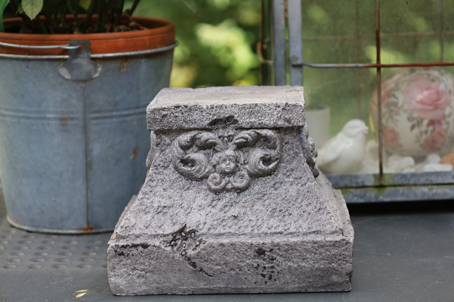 Podest für Blumenkübel Grau 18x18x14cm - Shabby Chic Gartendekoration