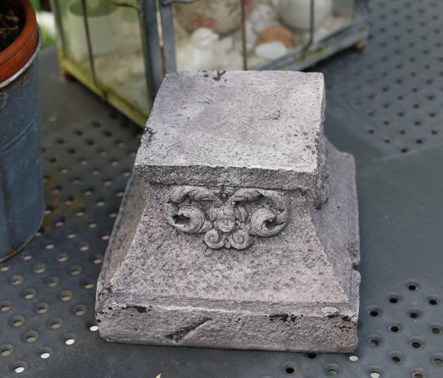 Podest für Blumenkübel Grau 18x18x14cm - Shabby Chic Gartendekoration