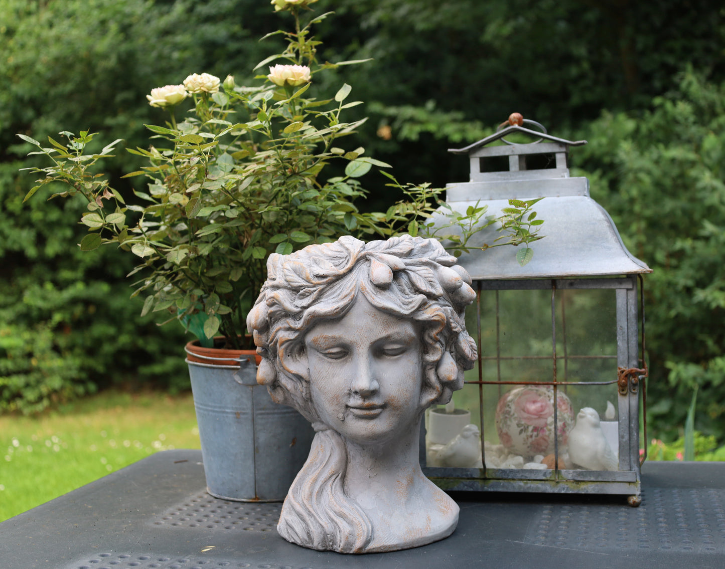 Pflanztopf Frauenbüste Steinguss 22x20x30 cm - Grau Shabby Chic Garten Deko