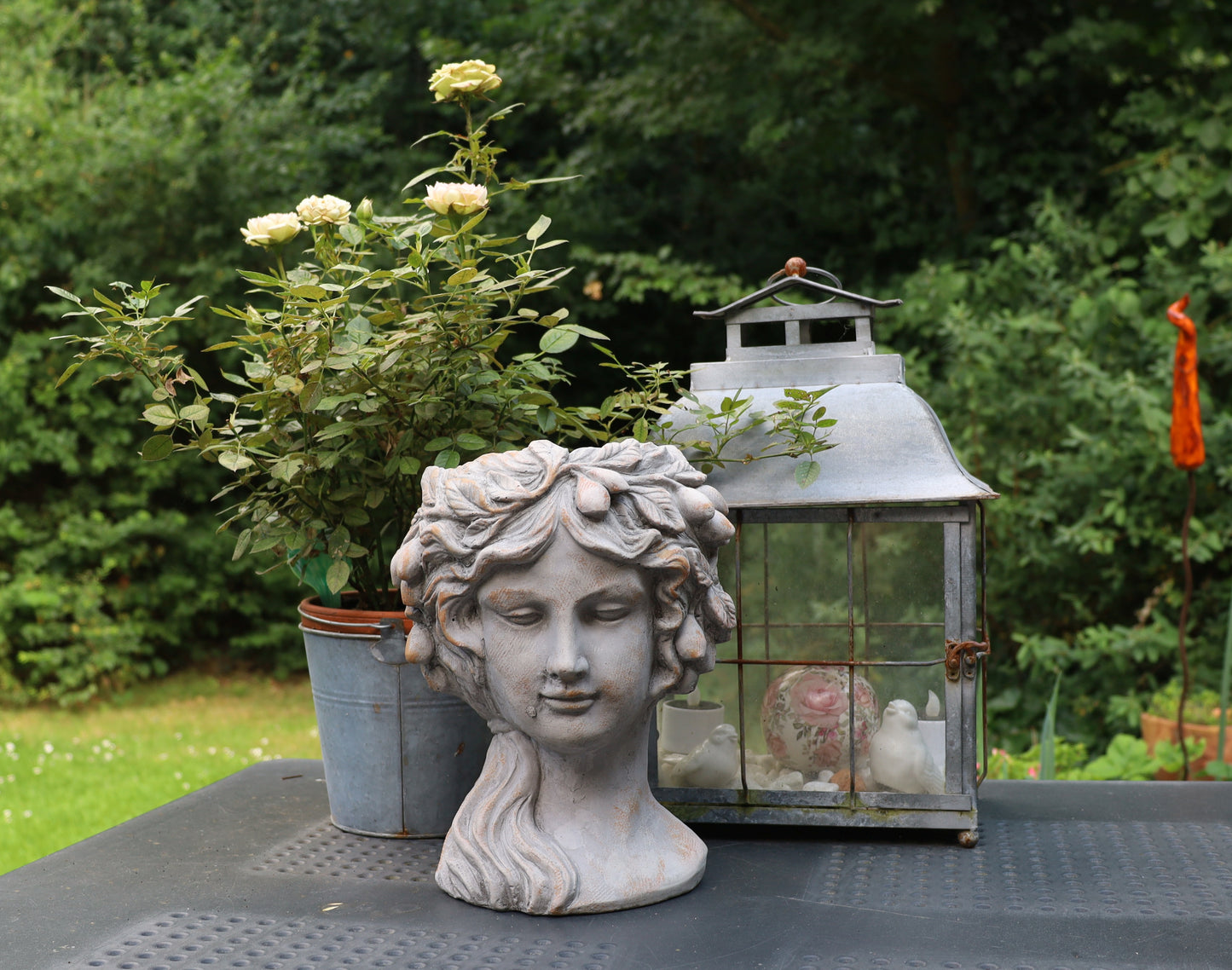 Pflanztopf Frauenbüste Steinguss 22x20x30 cm - Grau Shabby Chic Garten Deko