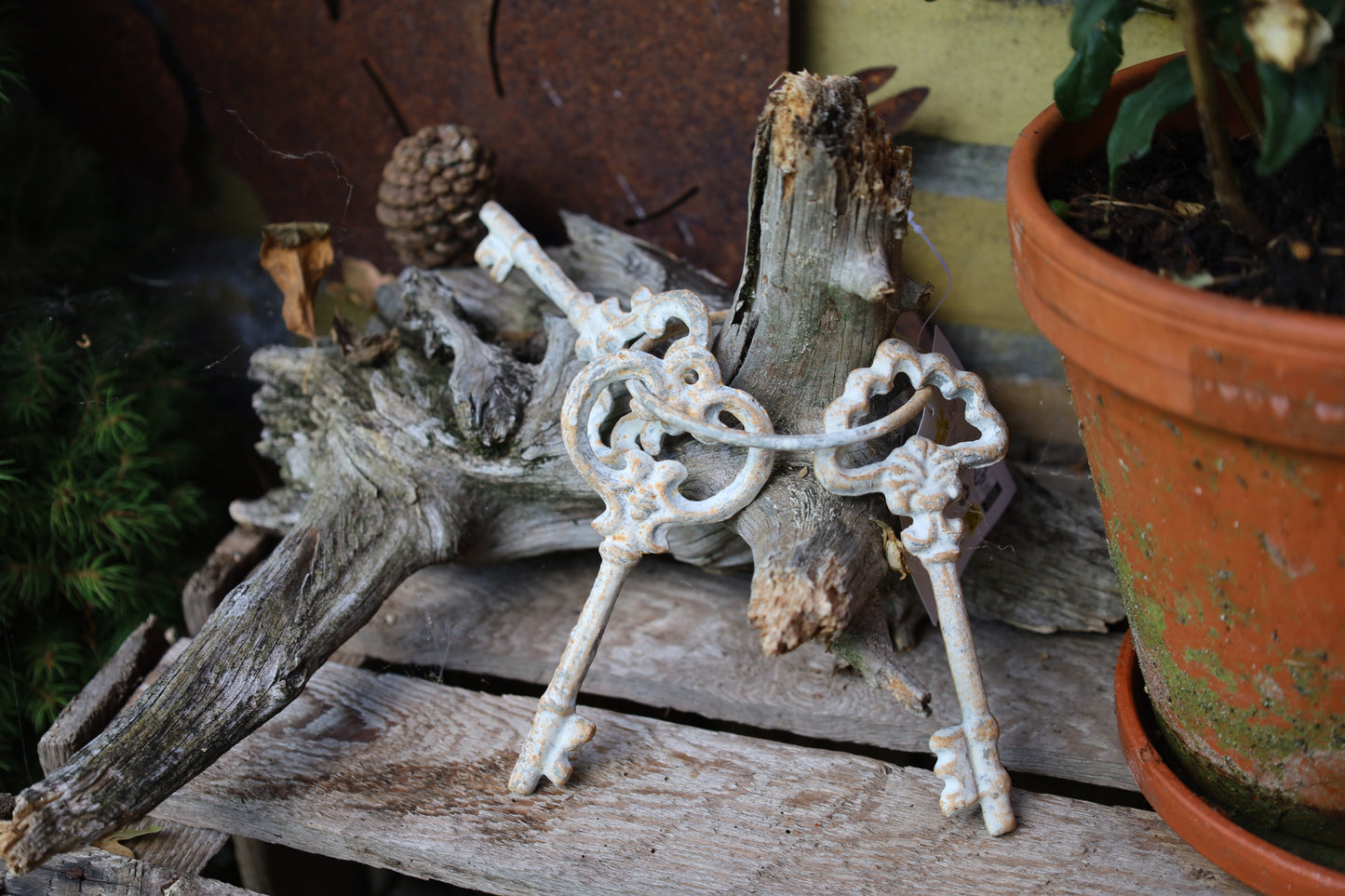 Shabby Chic Schlüsselbund Gusseisen Weiß - Vintage Deko Landhausstil