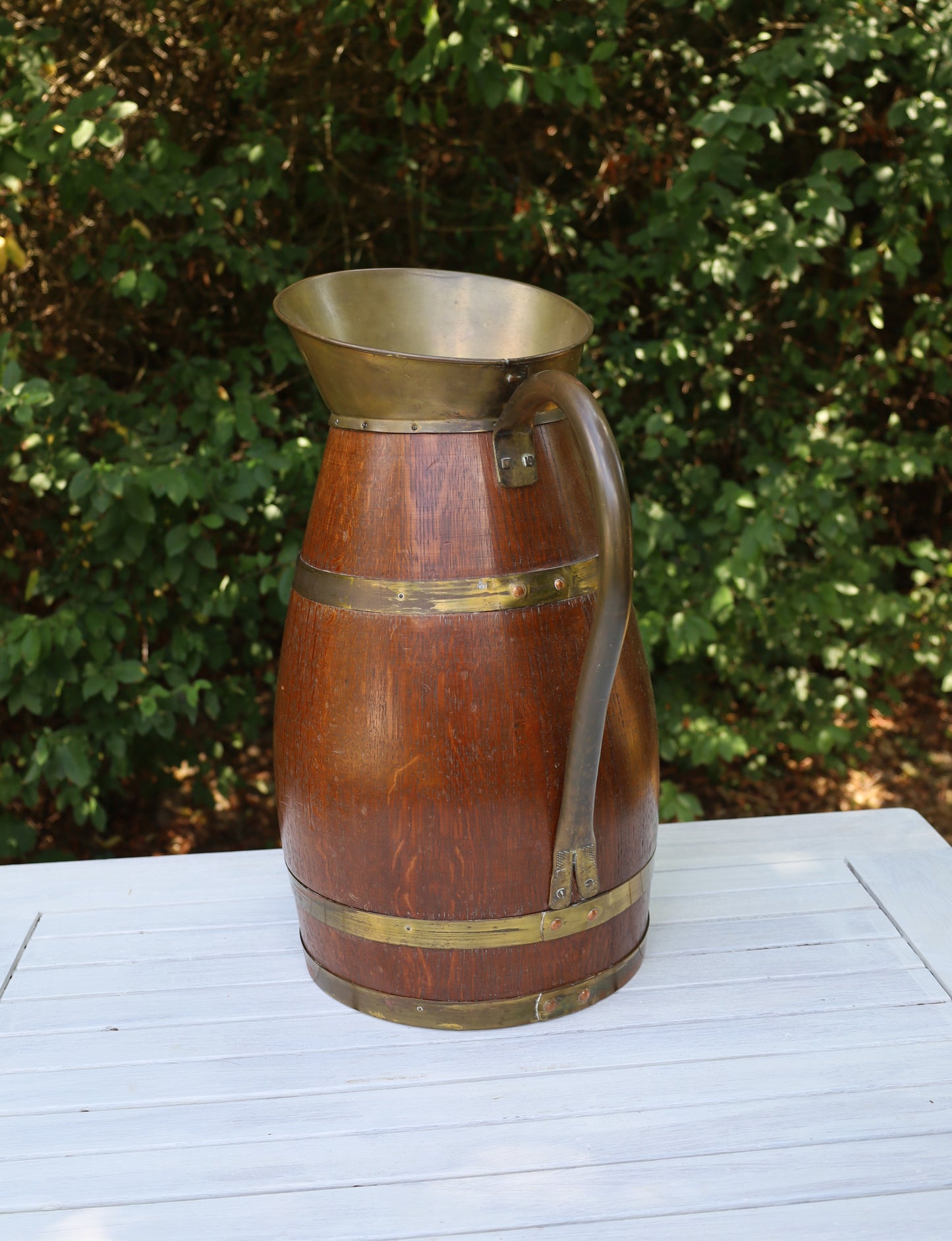 Französischer Apfelweinkrug aus Eichenholz - Rustikale Fass-Dekoration