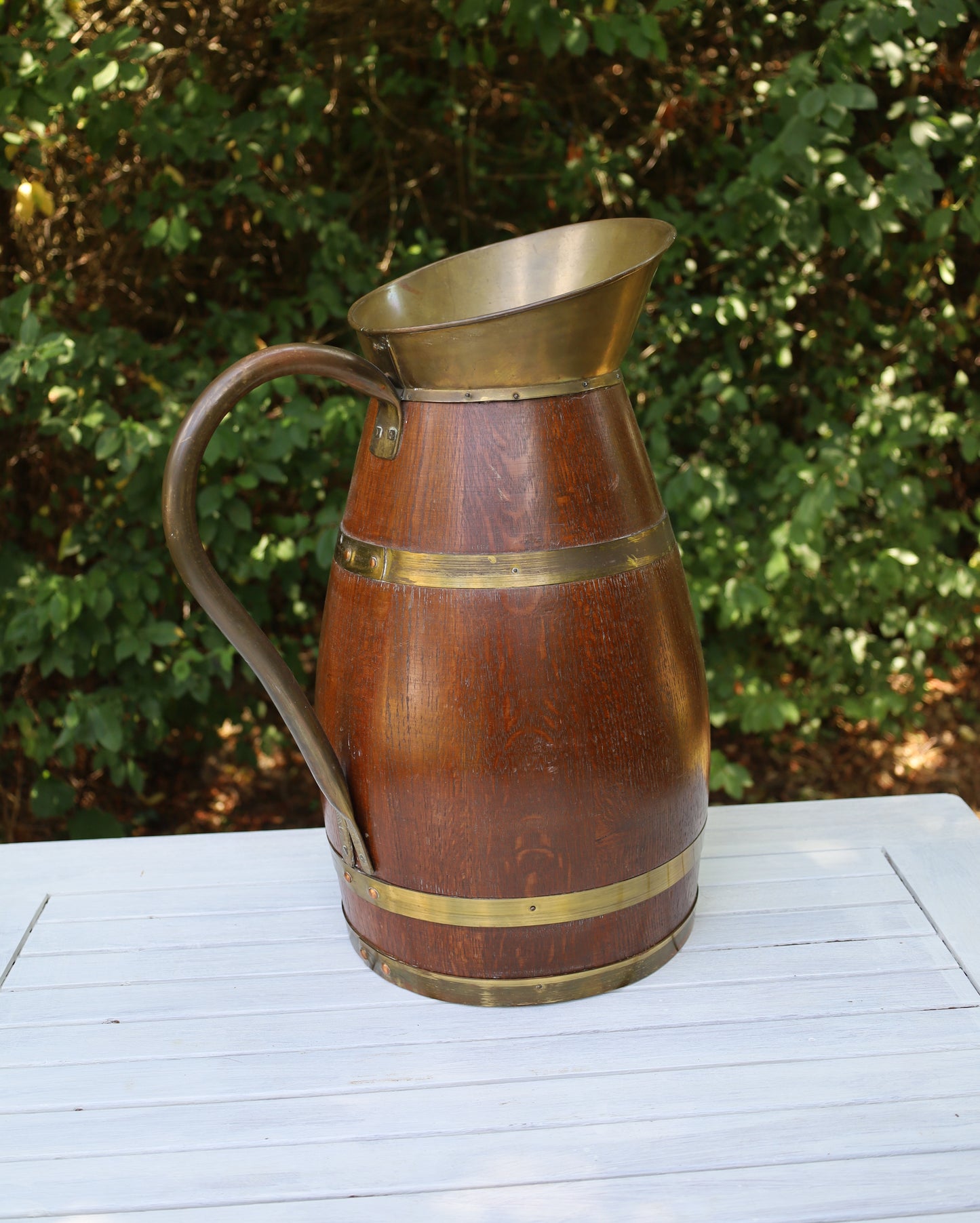 Französischer Apfelweinkrug aus Eichenholz - Rustikale Fass-Dekoration