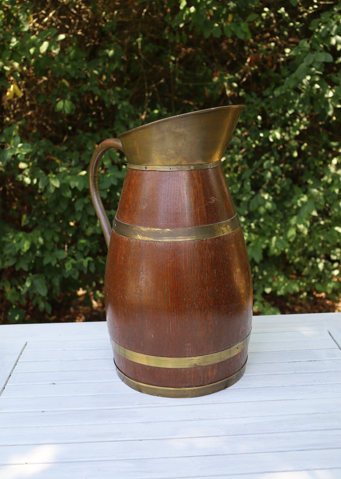 Französischer Apfelweinkrug aus Eichenholz - Rustikale Fass-Dekoration