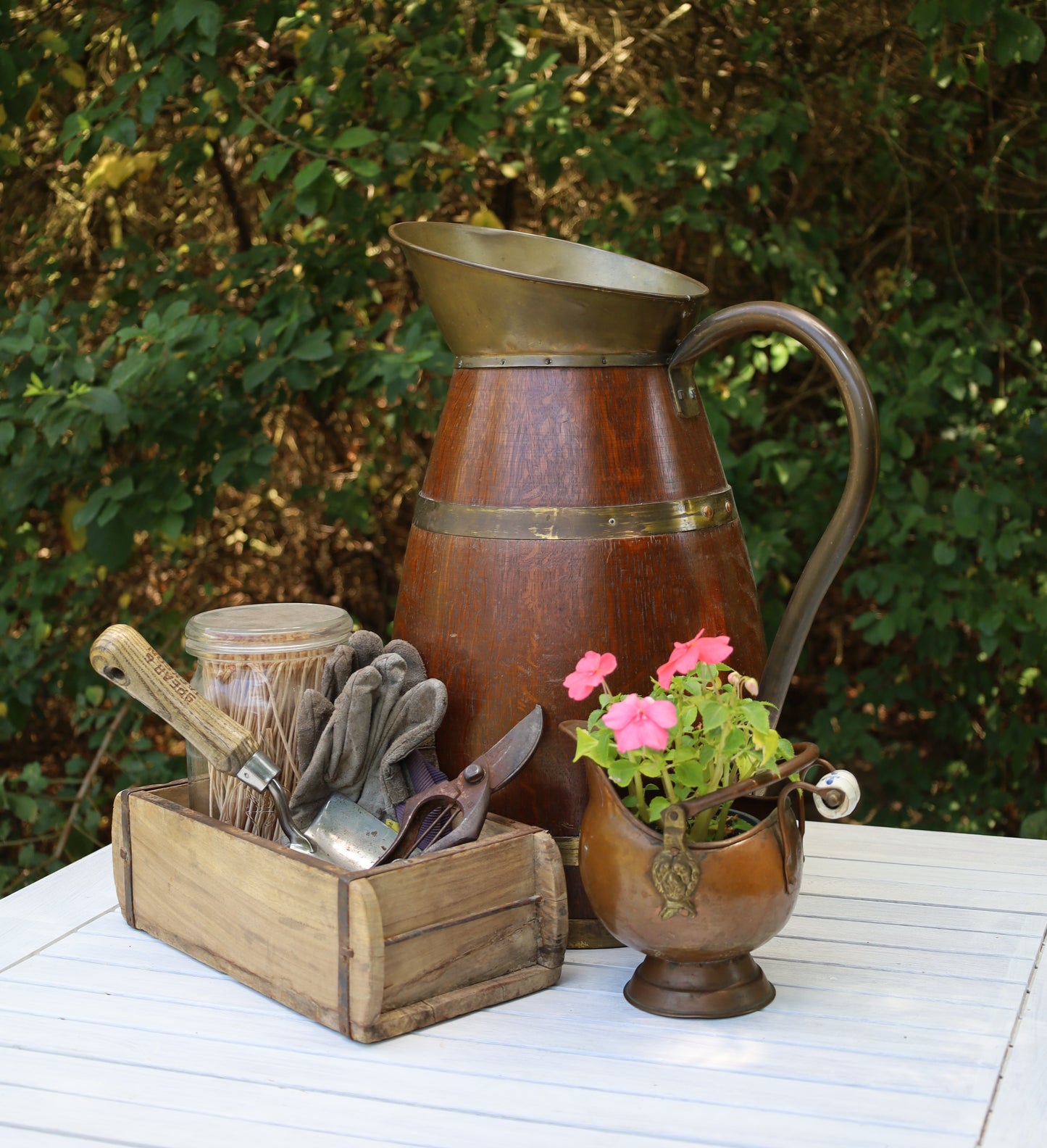 Französischer Apfelweinkrug aus Eichenholz - Rustikale Fass-Dekoration