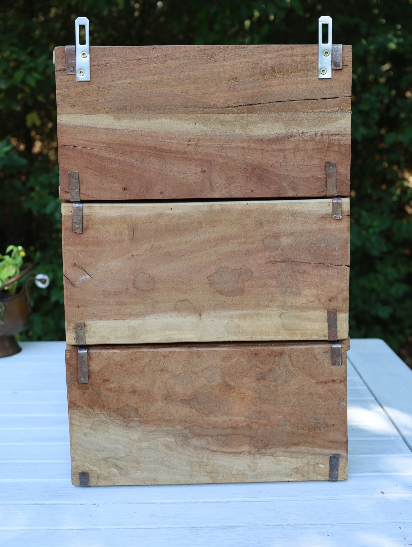 Rustikales Wandregal aus Holz-Ziegelformen - Vintage Braun