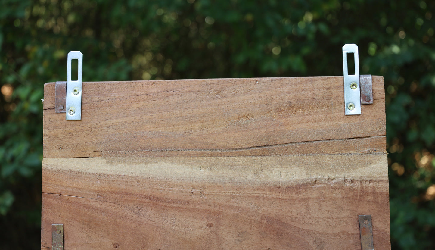 Rustikales Wandregal aus Holz-Ziegelformen - Vintage Braun