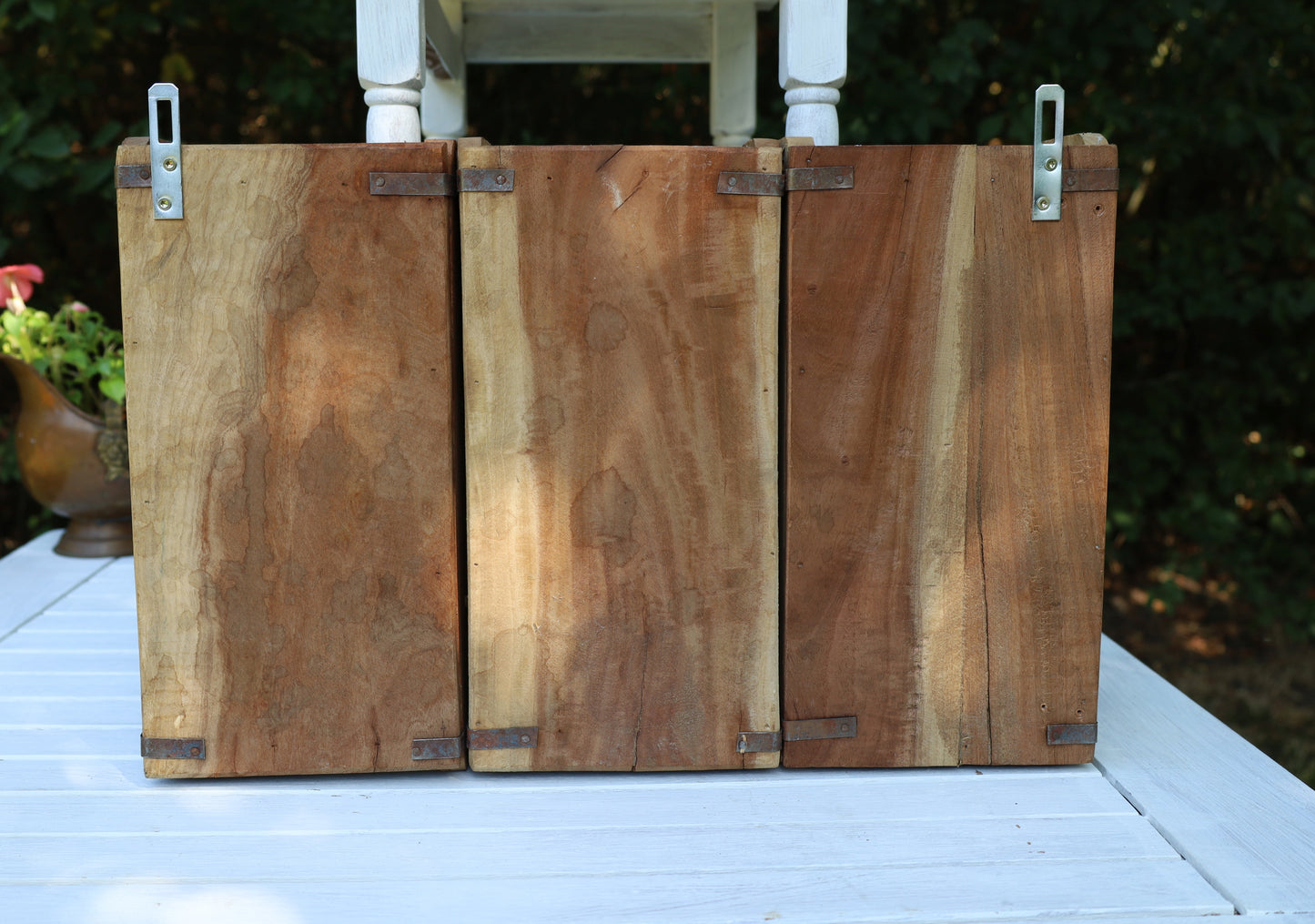 Rustikales Wandregal aus Holz-Ziegelformen - Vintage Braun