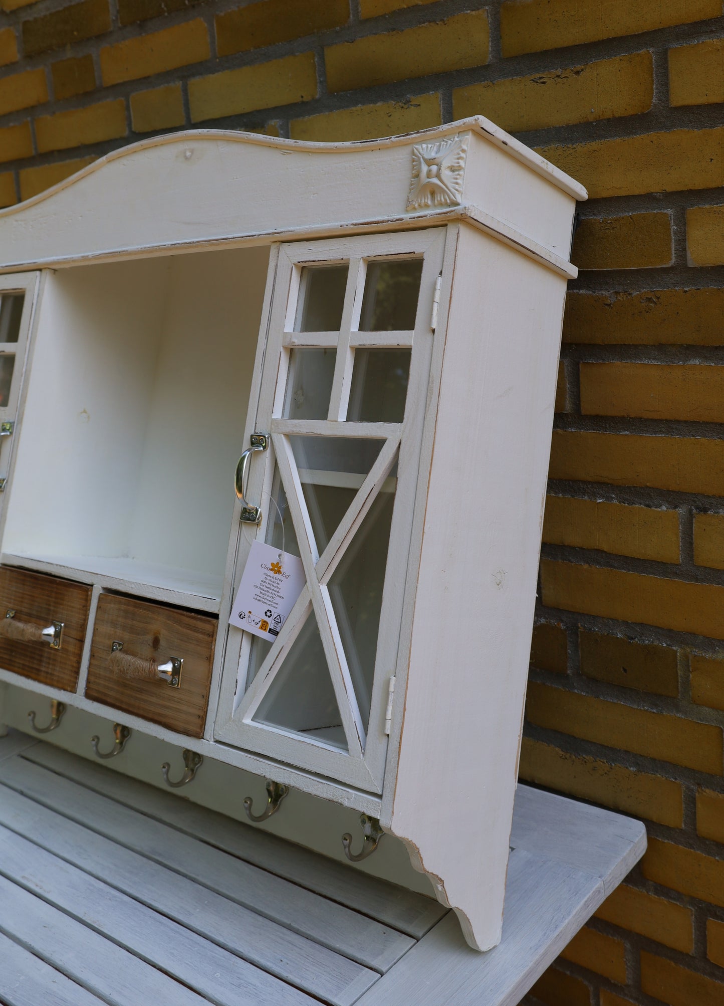 Weißer Hängeschrank aus Holz mit Schubladen und Haken - Landhausstil Shabby Chic