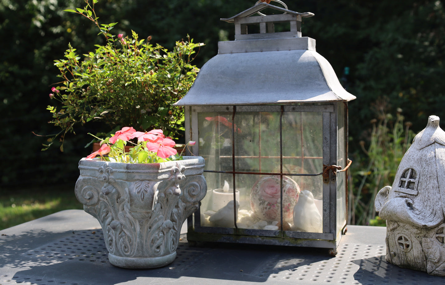 Klassischer Blumentopf aus Steinguss - Grau-Grün 17x17x16 cm