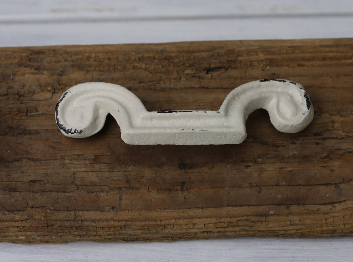 Shabby Chic Schubladengriff / Möbelknauf aus Eisen in Creme-Weiß