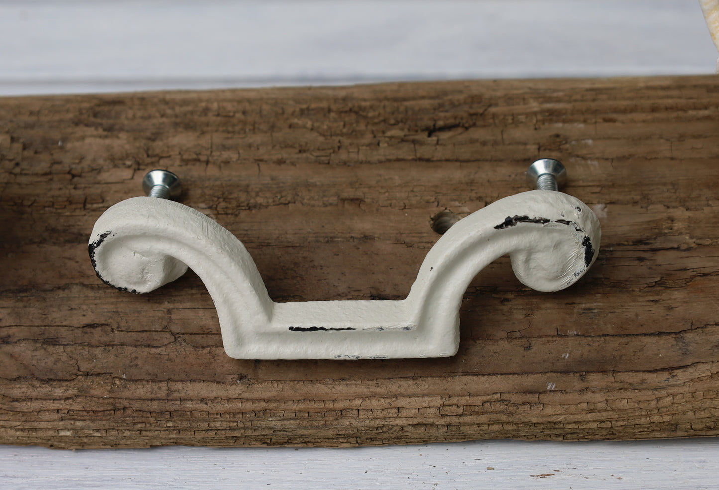 Shabby Chic Schubladengriff / Möbelknauf aus Eisen in Creme-Weiß