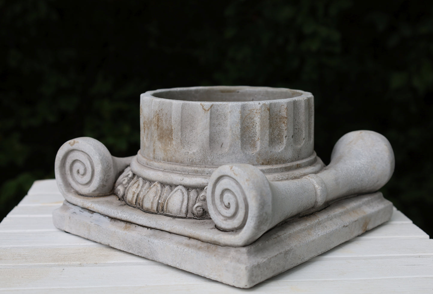 Pflanztopf Steinguss Grau - Klassische Säule für Balkon & Garten