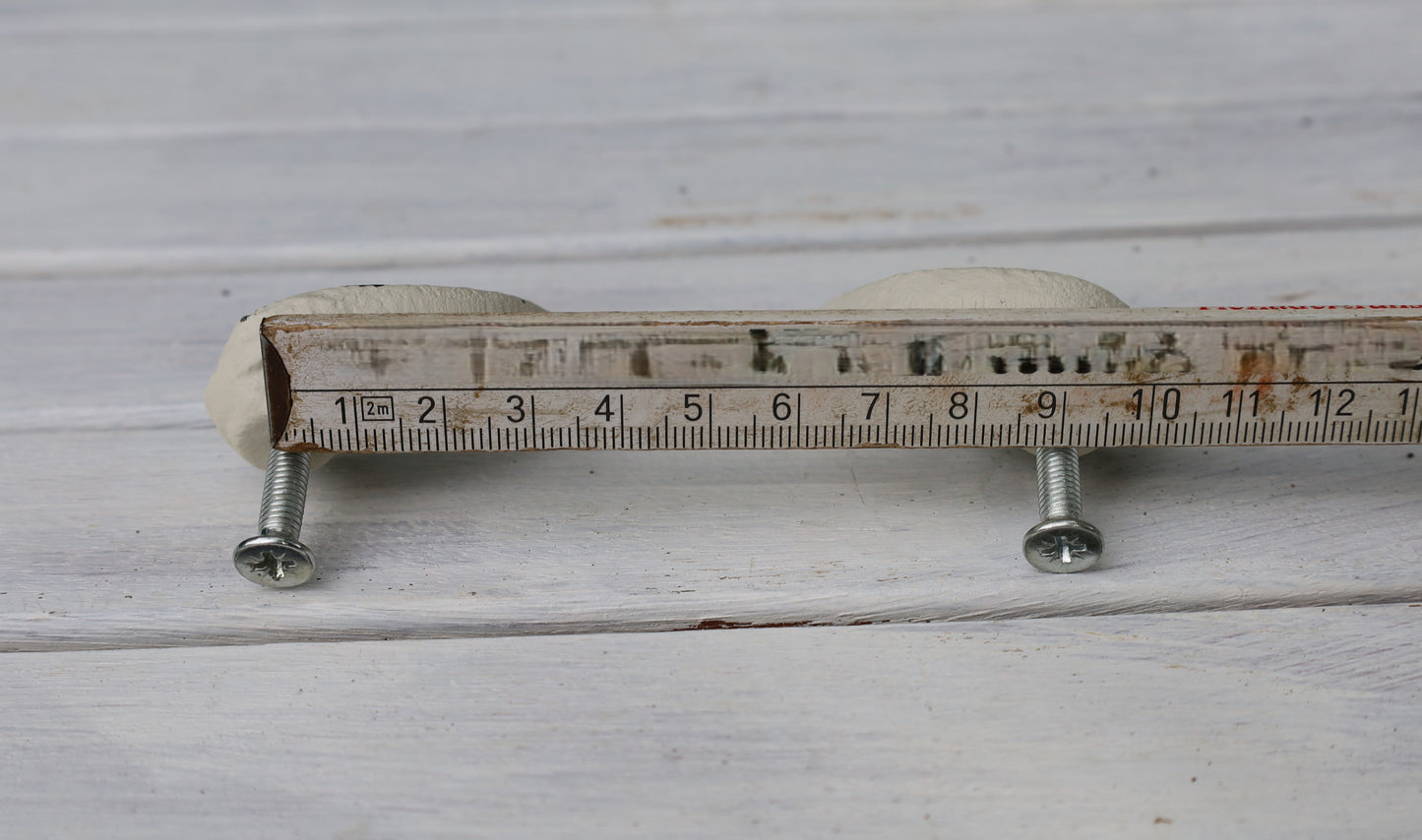 Shabby Chic Schubladengriff / Möbelknauf aus Eisen in Creme-Weiß