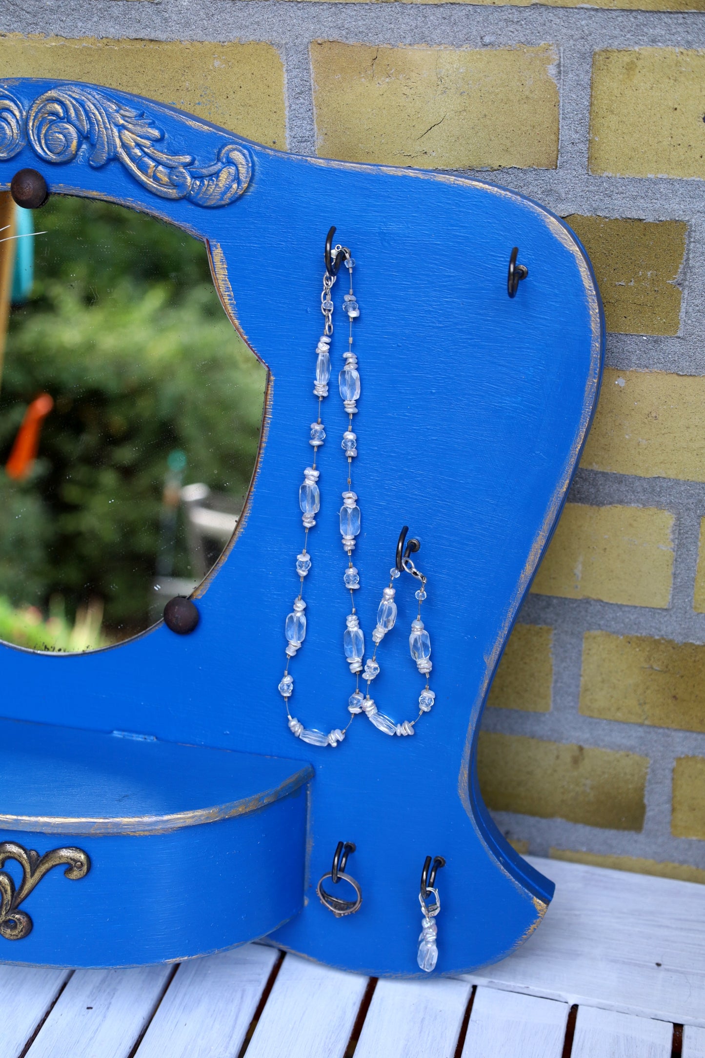 Vintage Schmuckhalterung / Schmuckständer mit Spiegel für die Wand