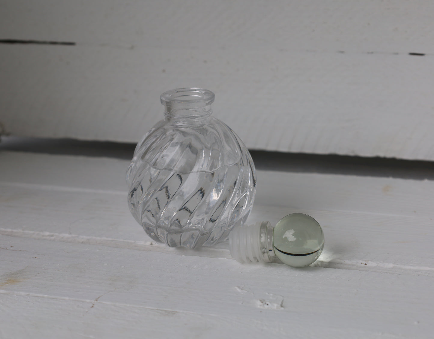 Fläschchen, kleine Flasche aus Glas mit Stopfen, verschiedene Formen