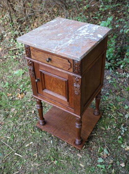 Antiker französischer Nachttisch Ende 19. Jh. - Eichenholz mit Marmorplatte {{ Shabby Chic und Landhaus Deko }} {{ www.Stein-Alt.de }}