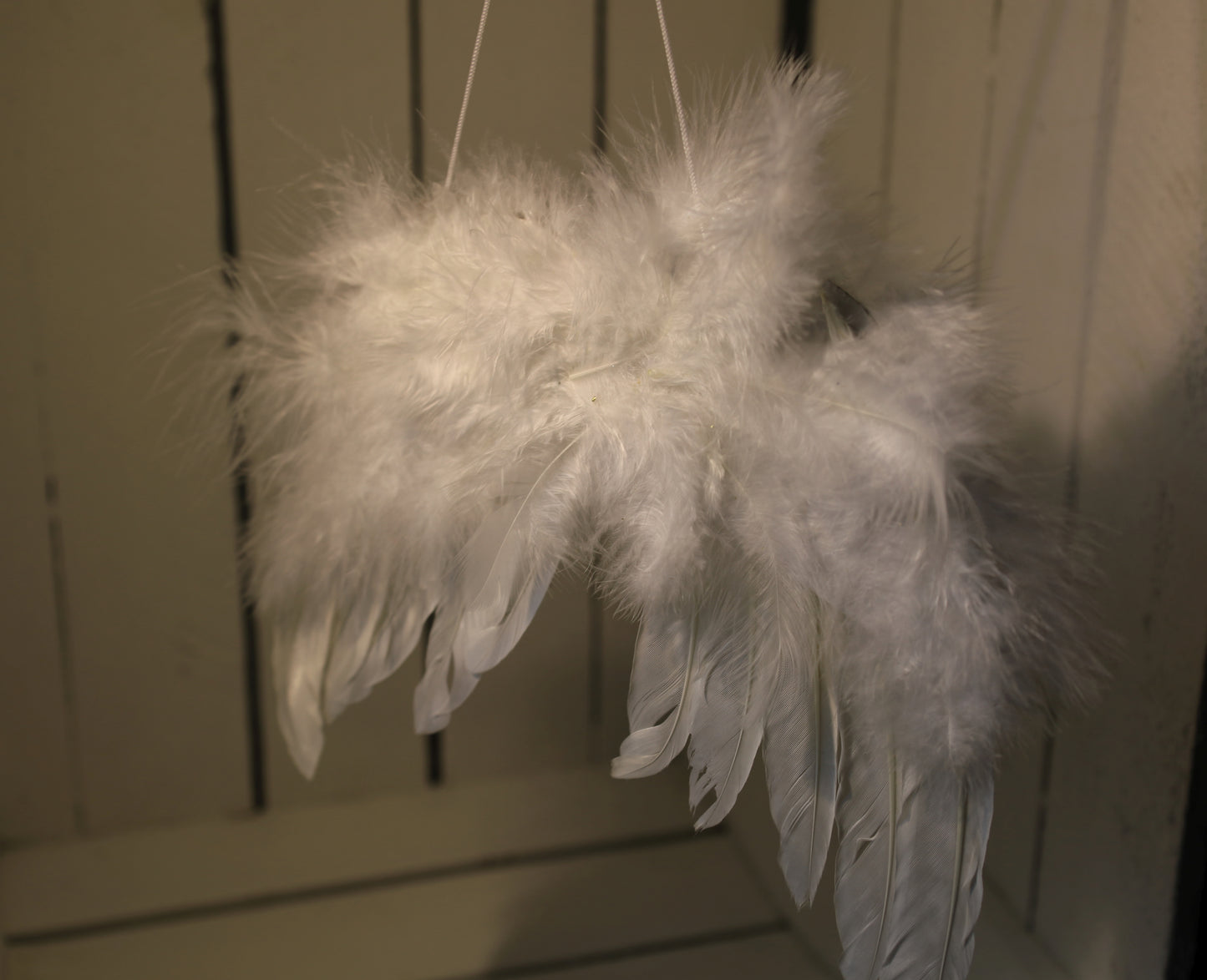 Weihnachtsanhänger Engelsflügel Weiß aus Federn 20x17 cm - Landhausstil