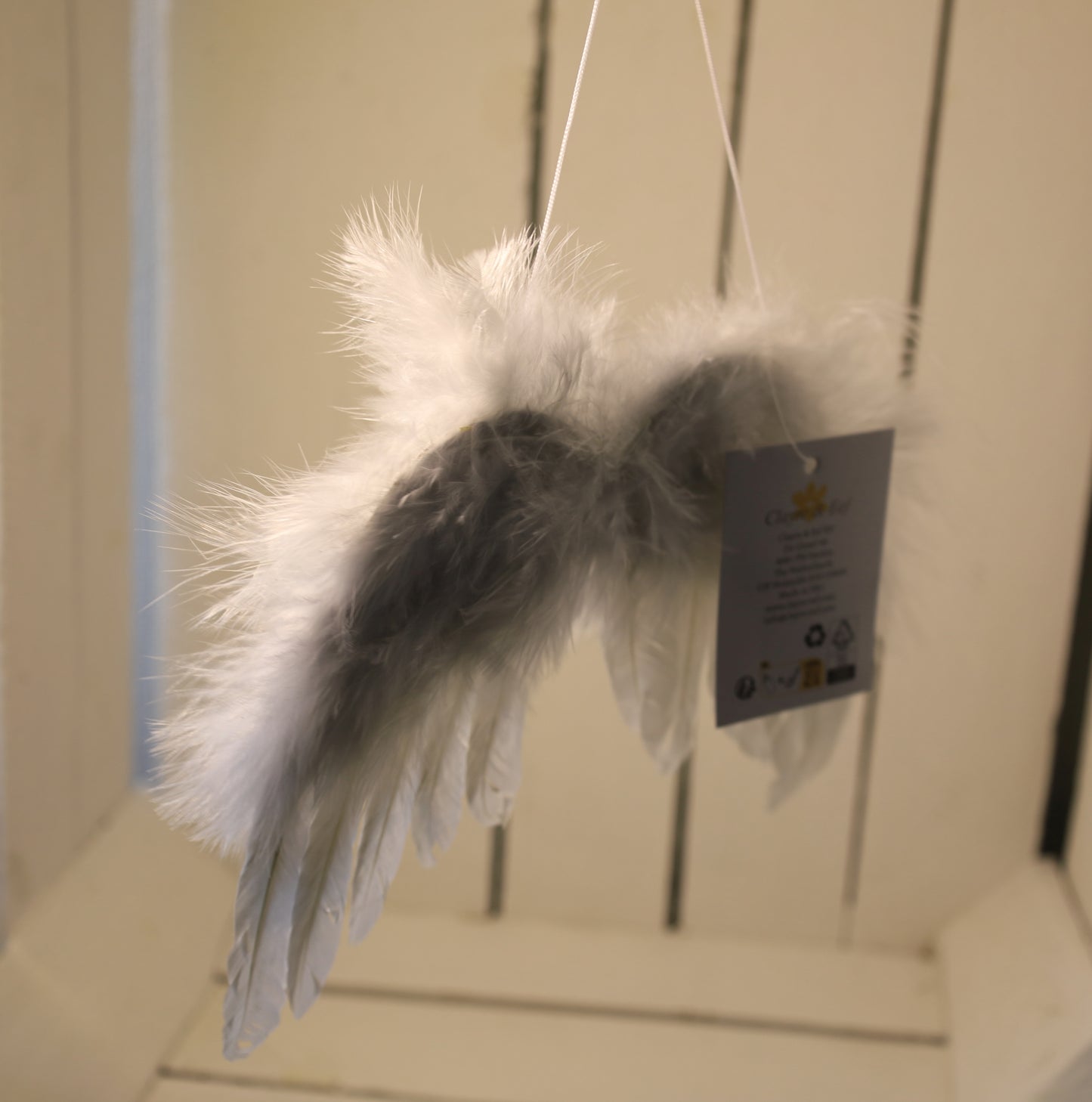 Weihnachtsanhänger Engelsflügel Weiß aus Federn 20x17 cm - Landhausstil