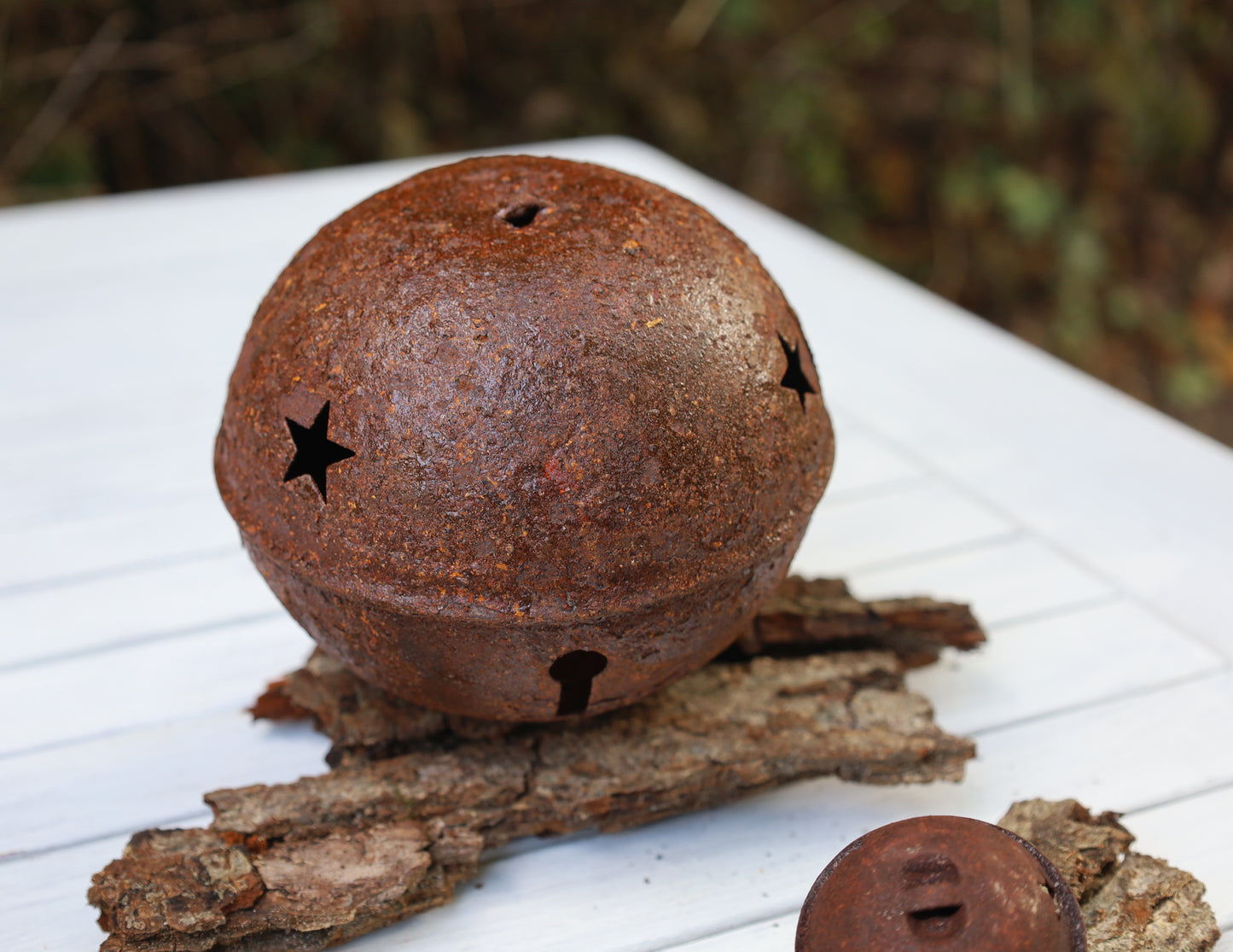Kugel-Glocken / Hexenglöckchen, rostoptik aus Metall in Braun