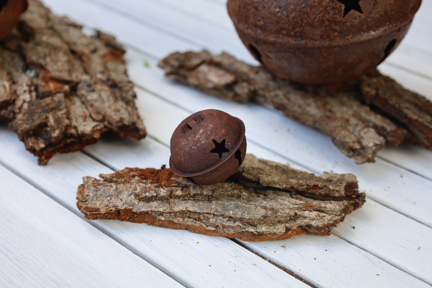 Kugel-Glocken / Hexenglöckchen, rostoptik aus Metall in Braun