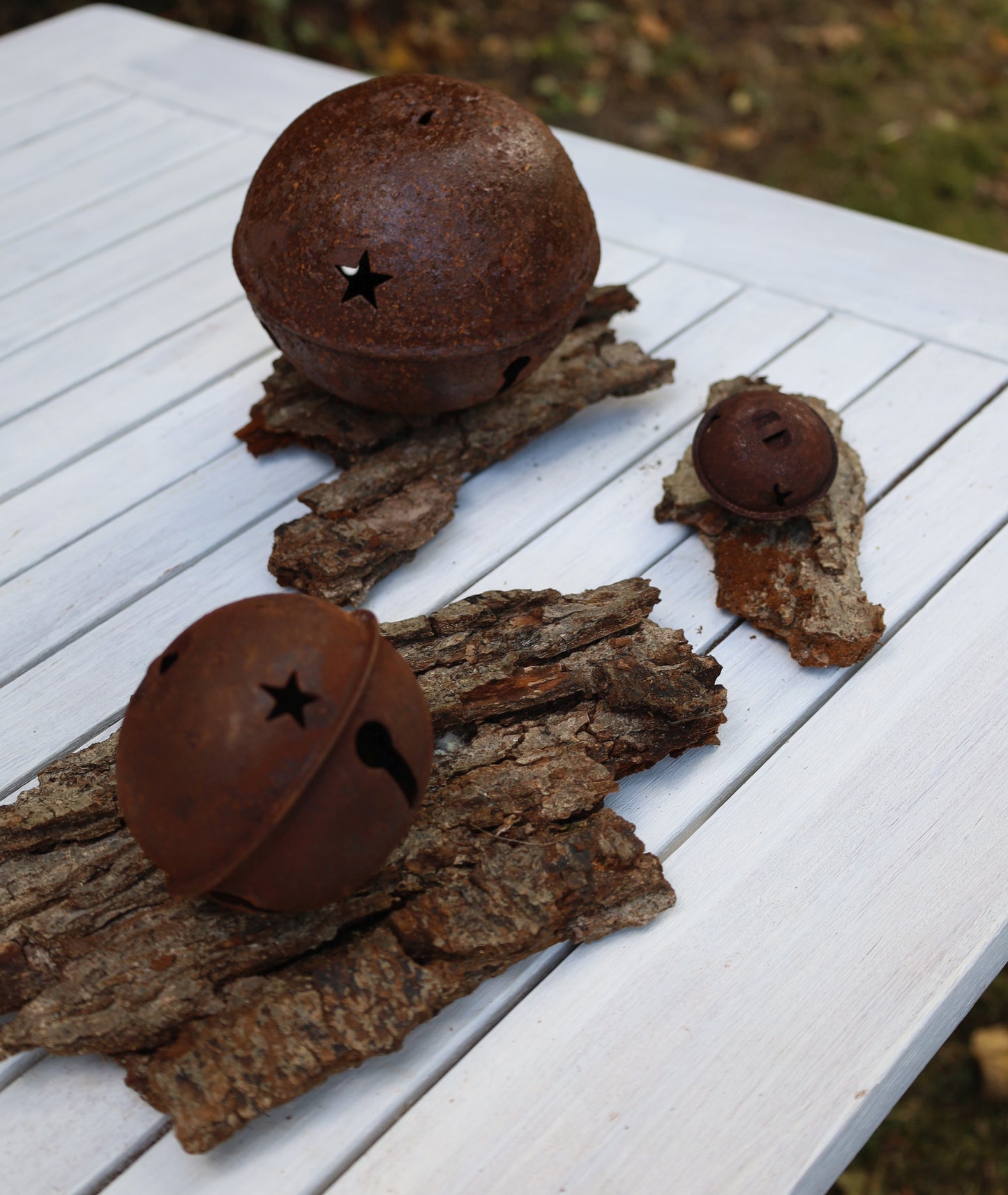 Kugel-Glocken / Hexenglöckchen, rostoptik aus Metall in Braun