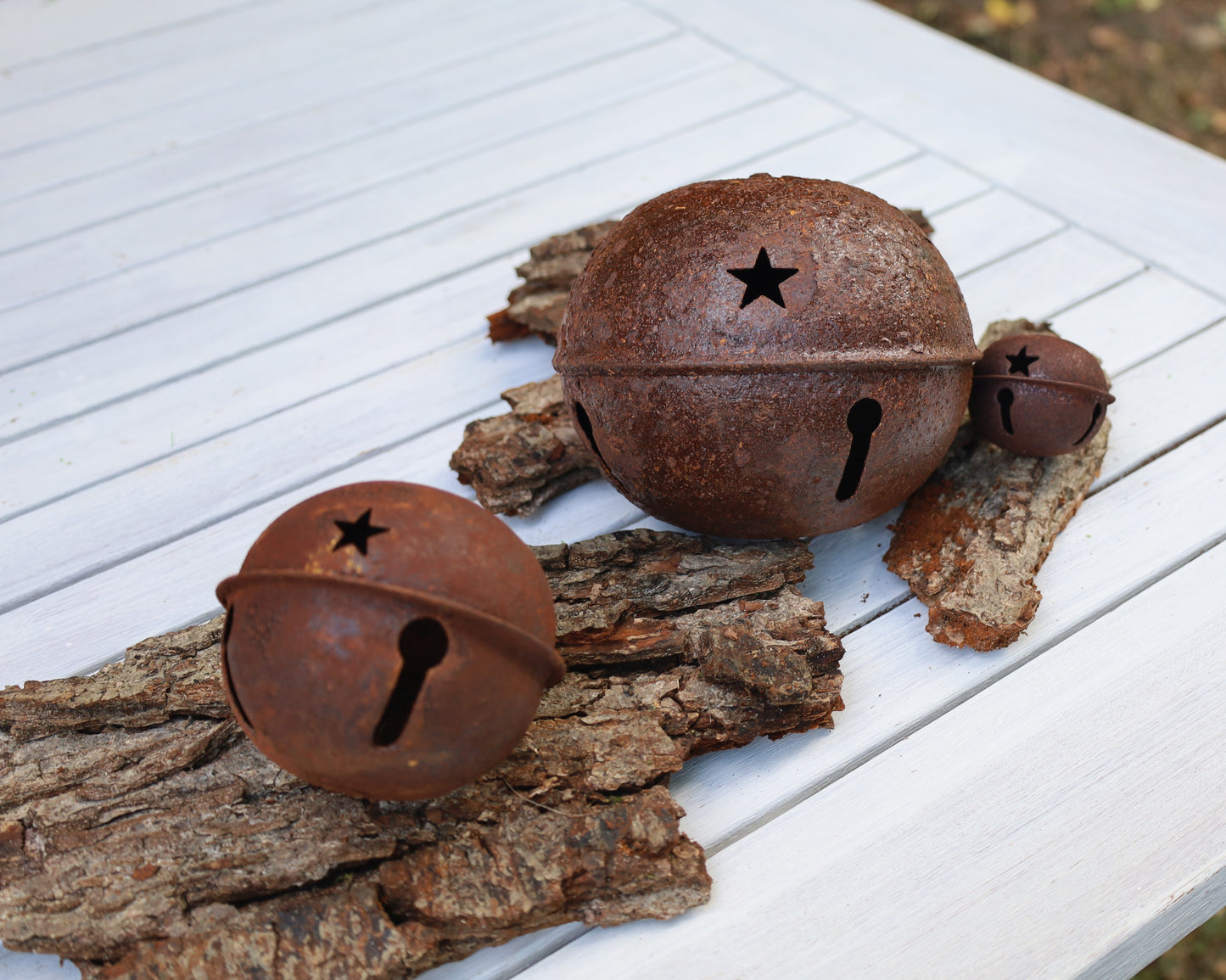 Kugel-Glocken / Hexenglöckchen, rostoptik aus Metall in Braun