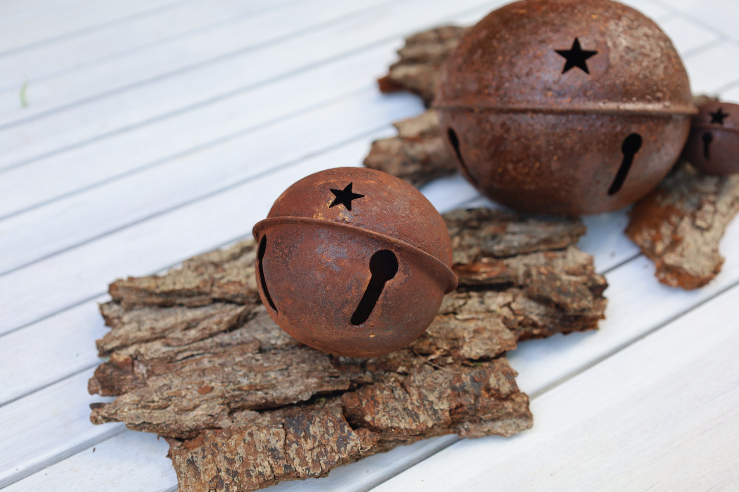 Kugel-Glocken / Hexenglöckchen, rostoptik aus Metall in Braun