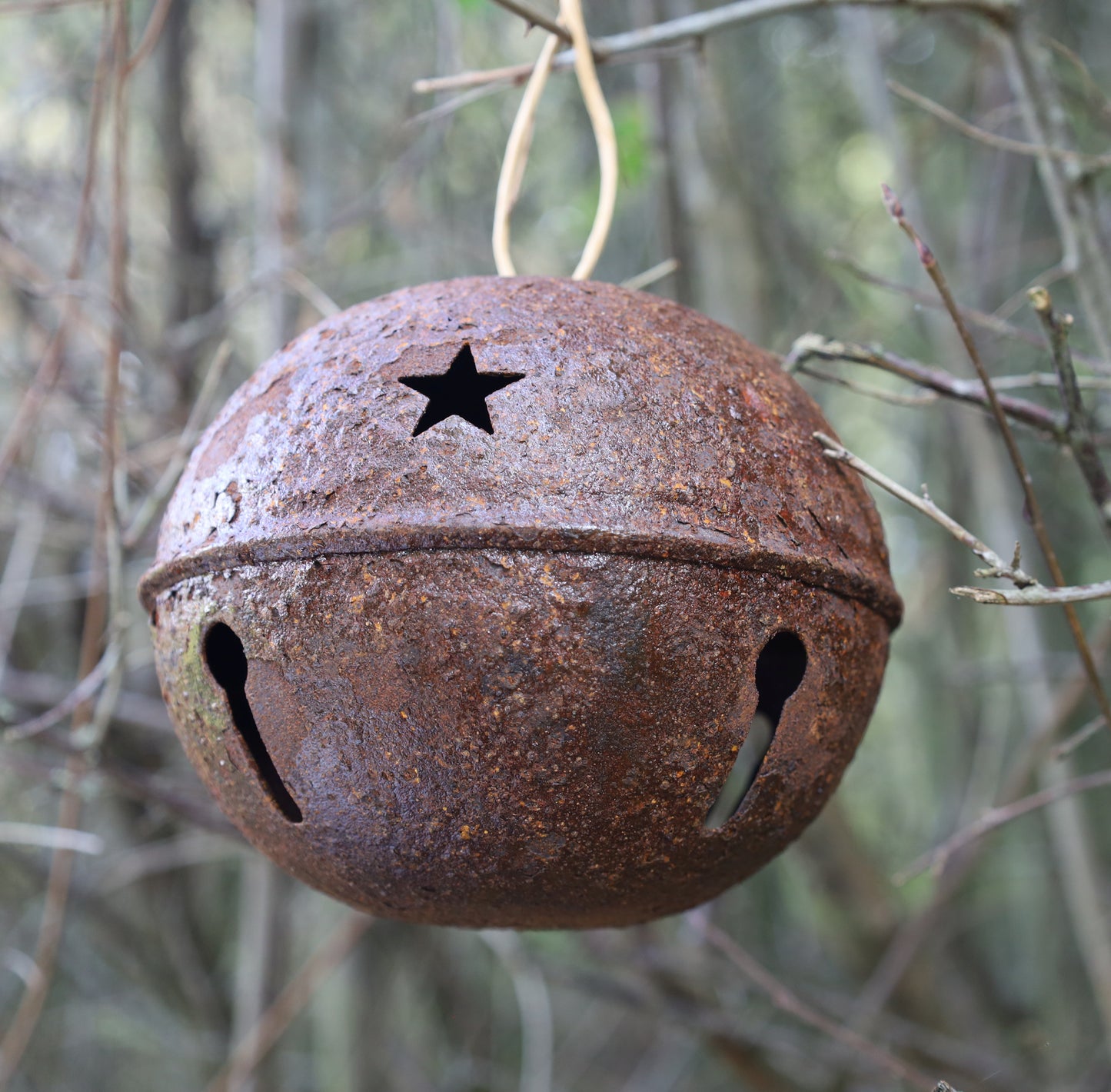 Kugel-Glocken / Hexenglöckchen, rostoptik aus Metall in Braun
