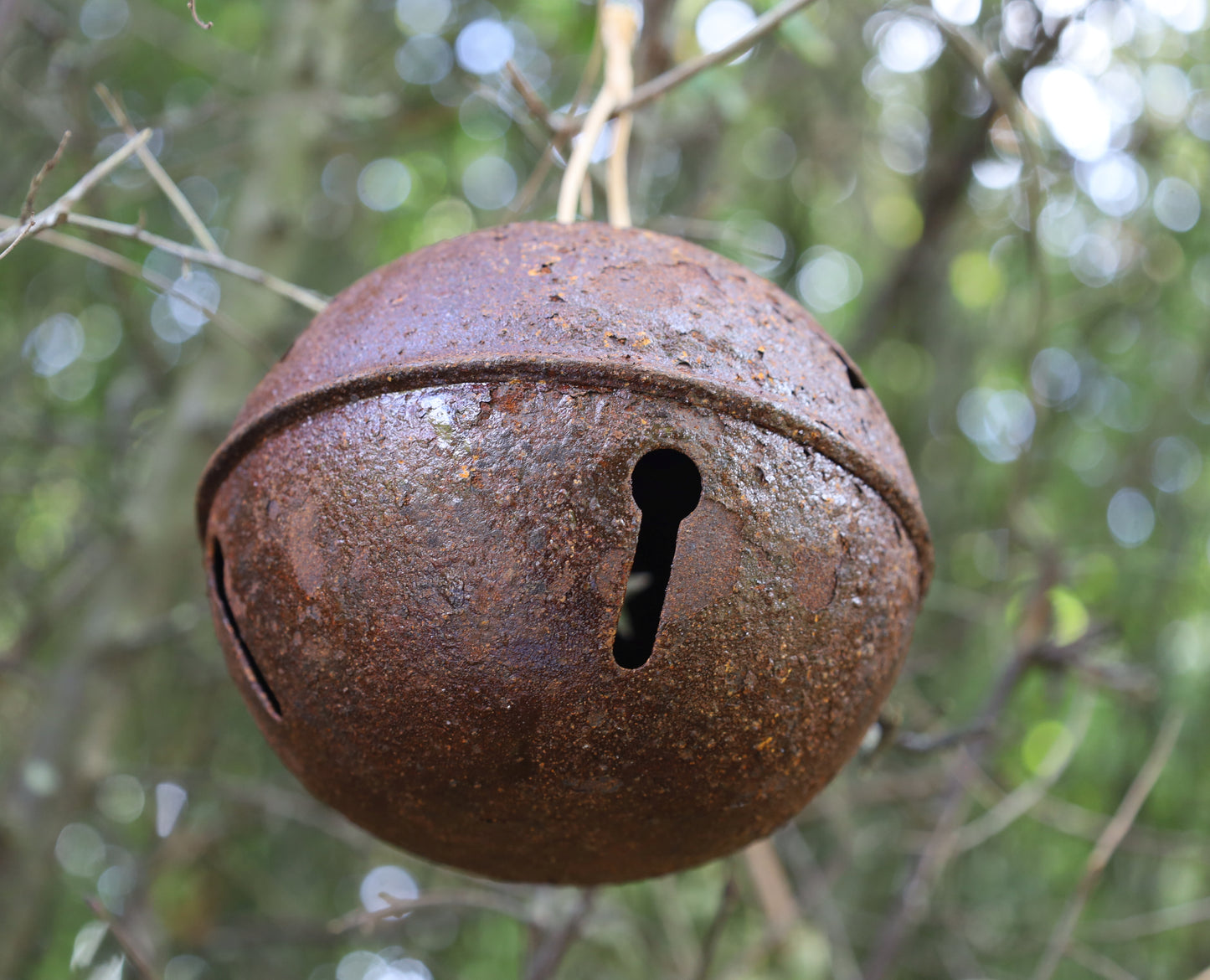Kugel-Glocken / Hexenglöckchen, rostoptik aus Metall in Braun