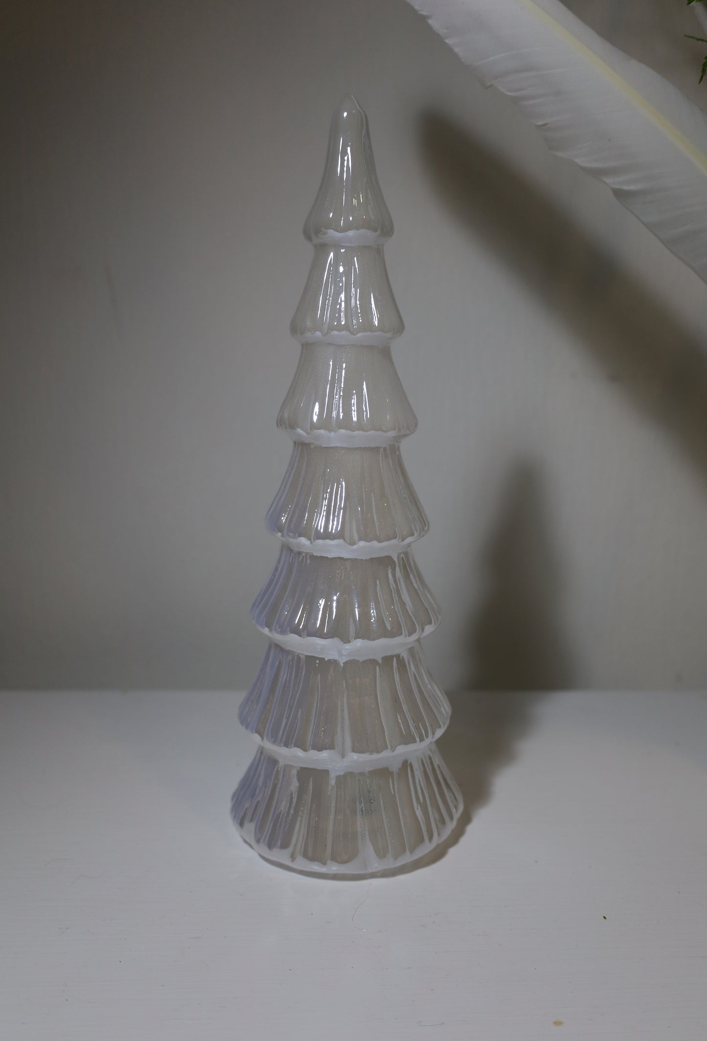 Tannenbaum aus Glas, Lichterbaum mit LED Beleuchtung in weiß, Weihnachten Winter