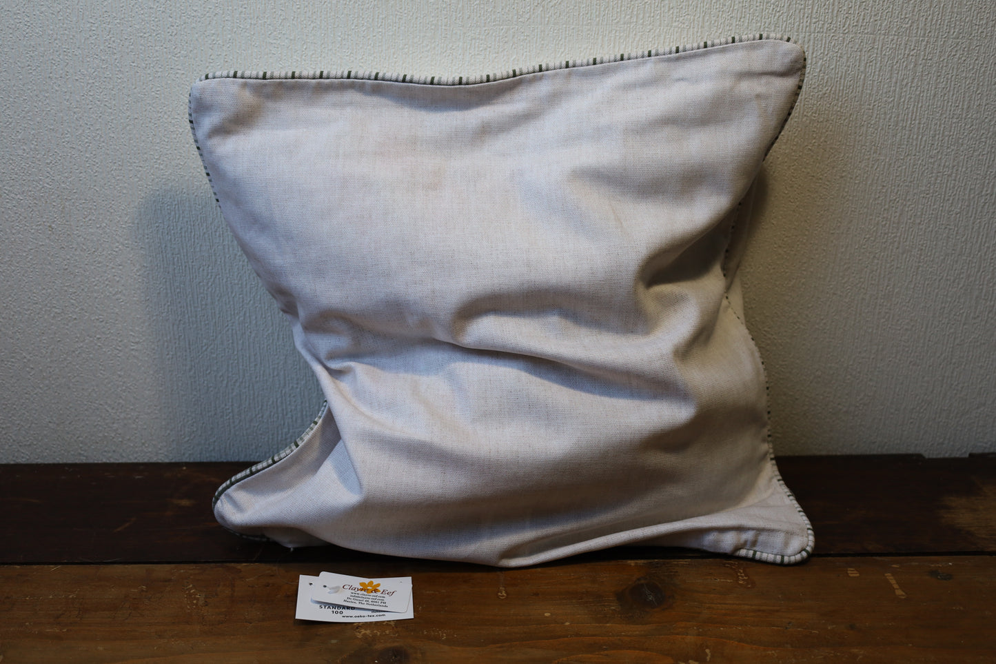 Kissenbezug aus Baumwolle in Beige-Grün mit Tannenmotiv