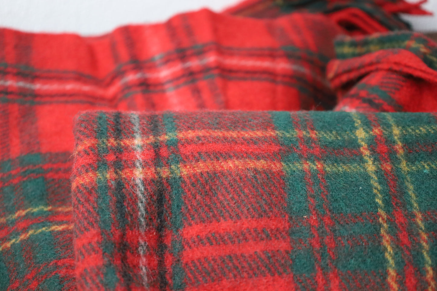 Wolldecke Schottenkaro 180x150cm - 100% Recycelte Wolle Rot/Grün