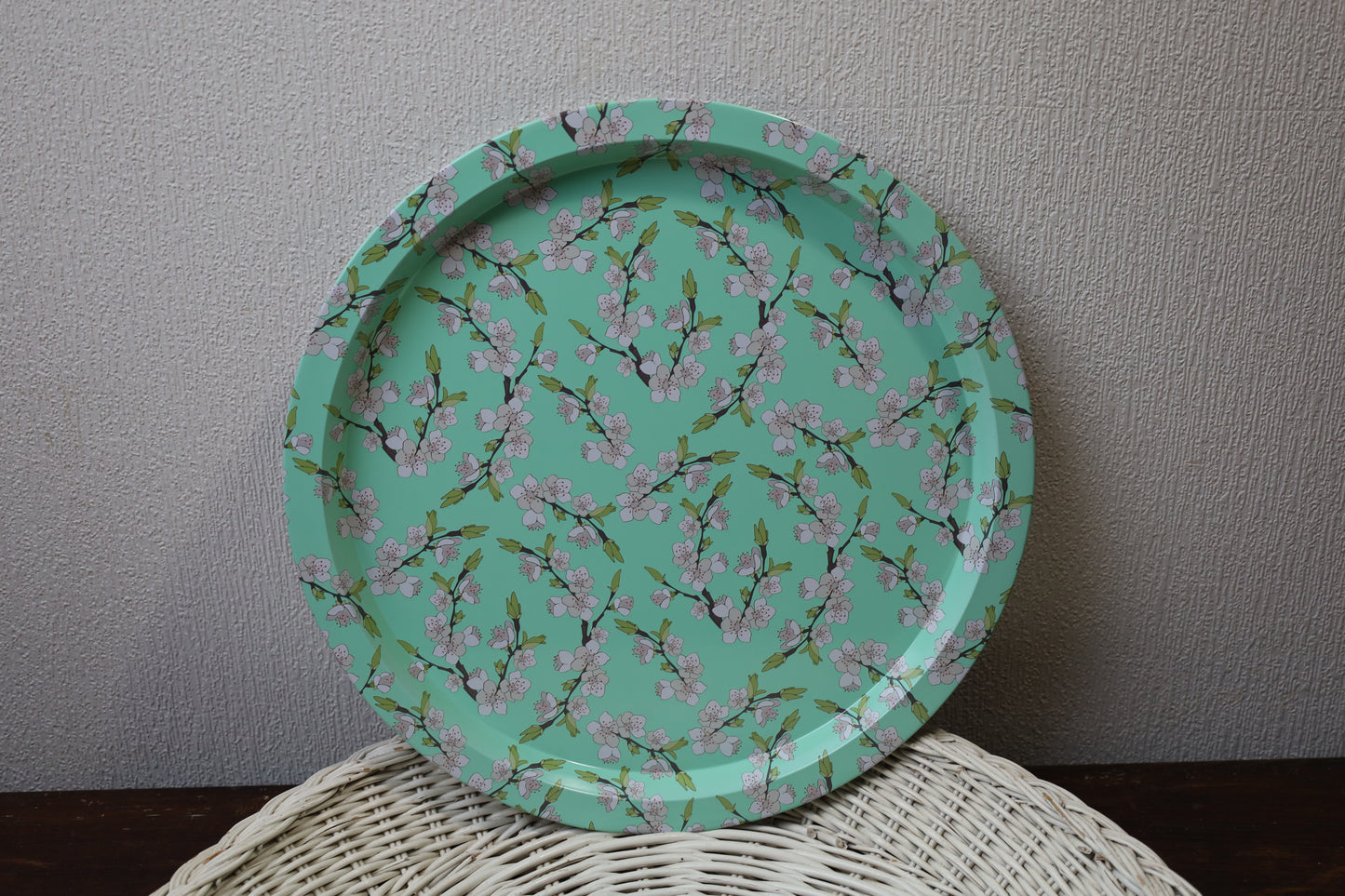 Rundes Metalltablett Grün Ø 32 cm - Blumenmotiv Landhaus-Stil