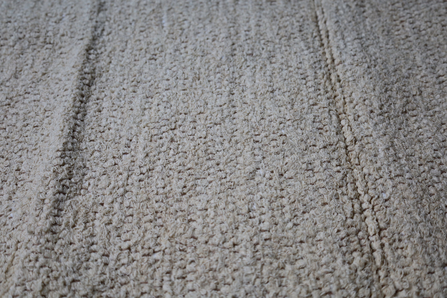 Tappeto in cotone annodato a mano in lana bianca