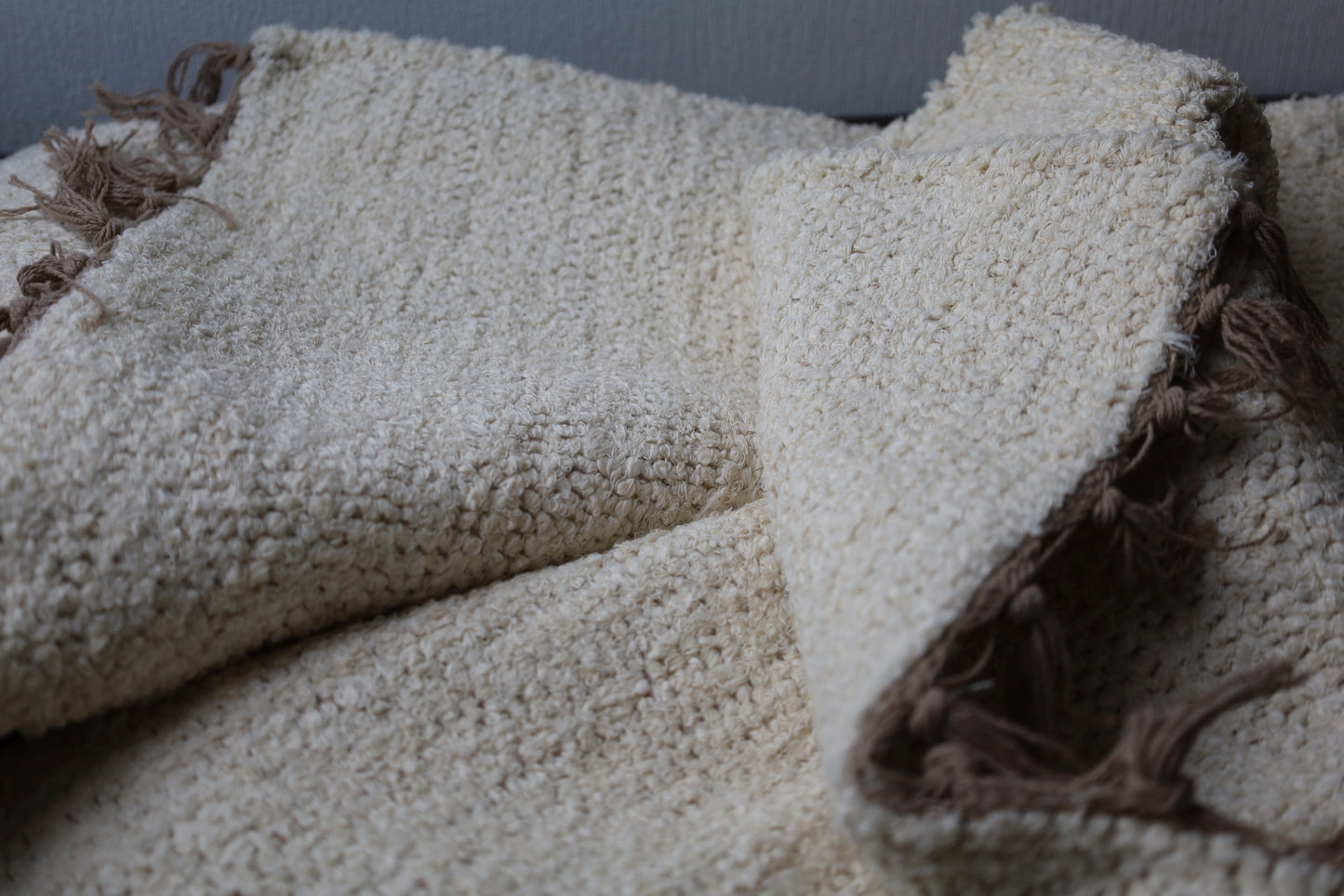 Tappeto in cotone annodato a mano in lana bianca