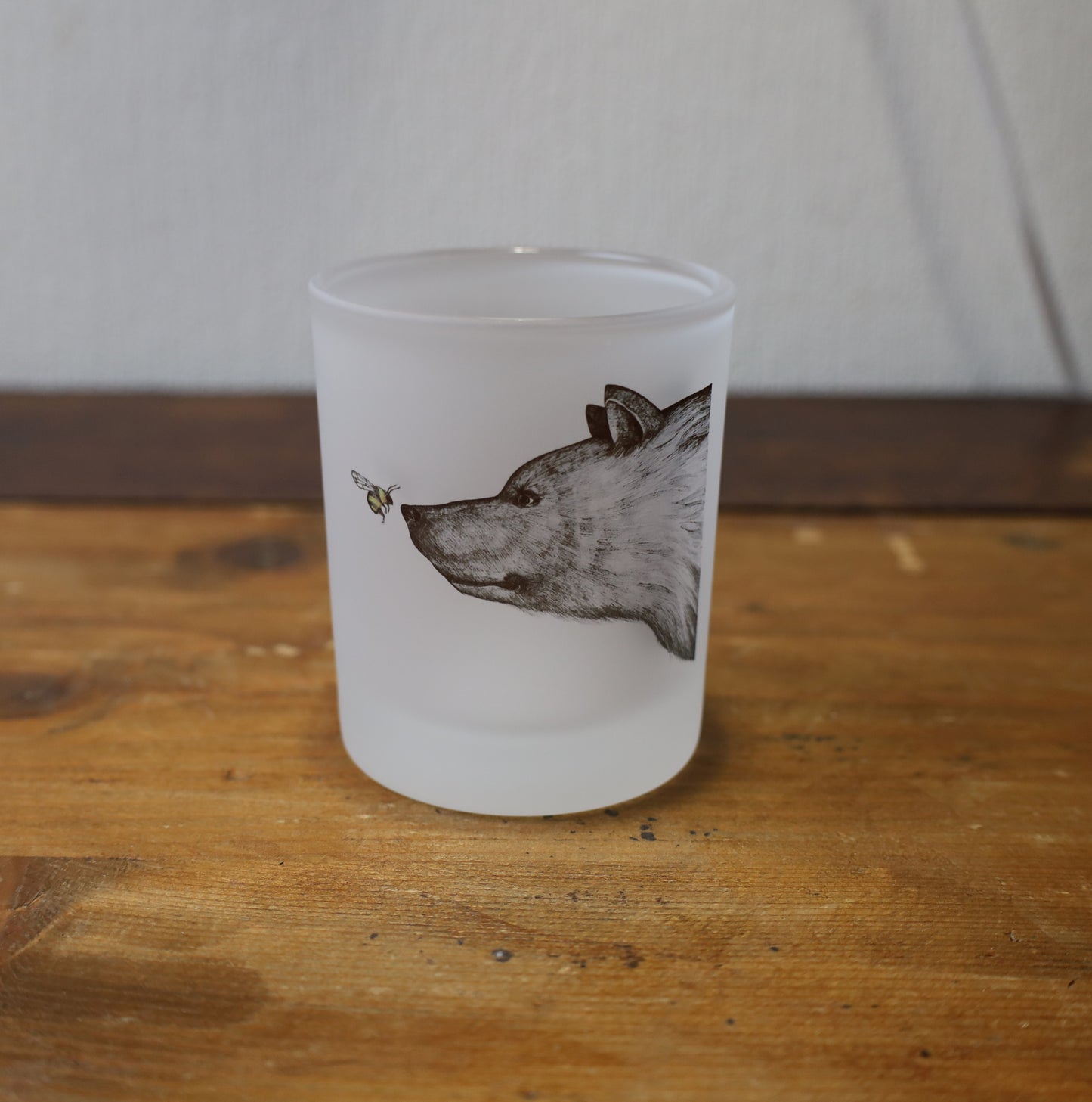 Windlicht aus satiniertem Glas mit tierischen und floralen Motiven