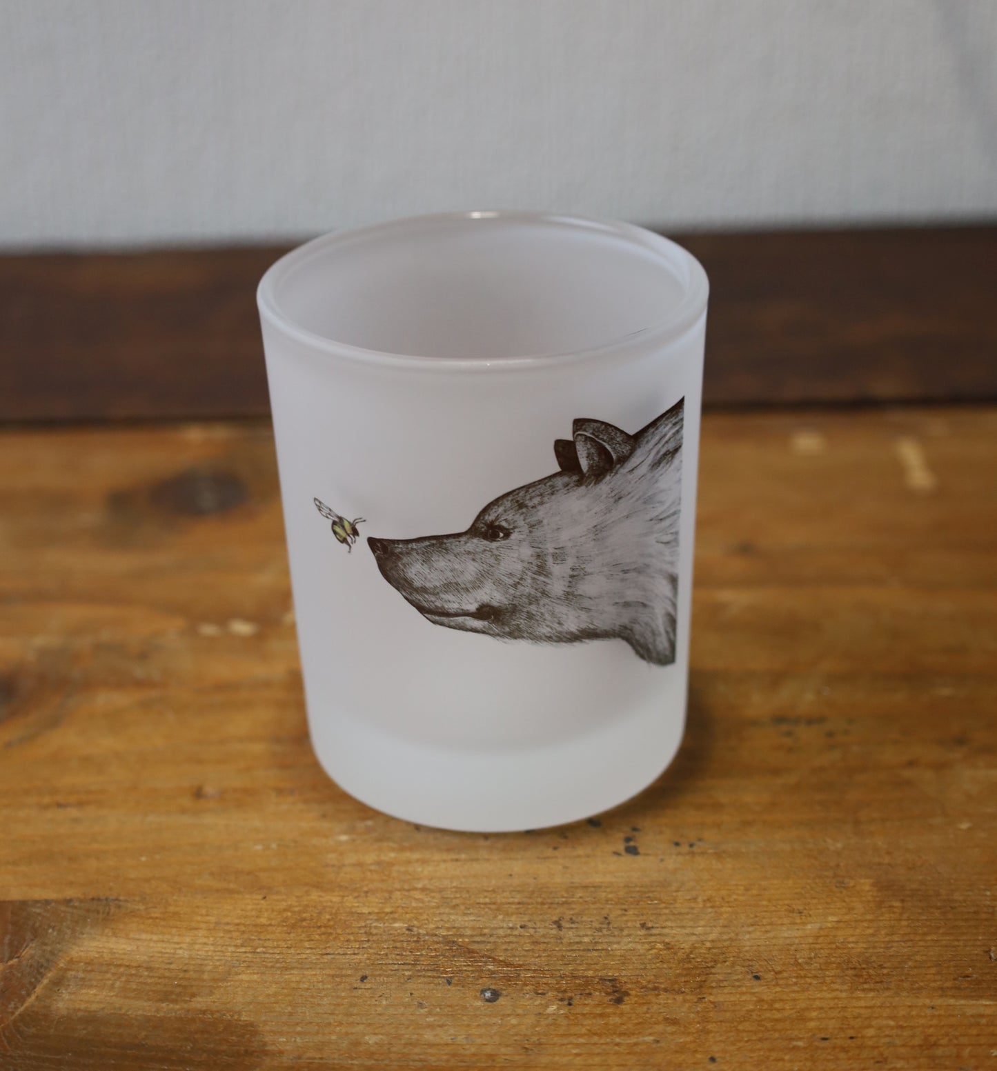 Windlicht aus satiniertem Glas mit tierischen und floralen Motiven