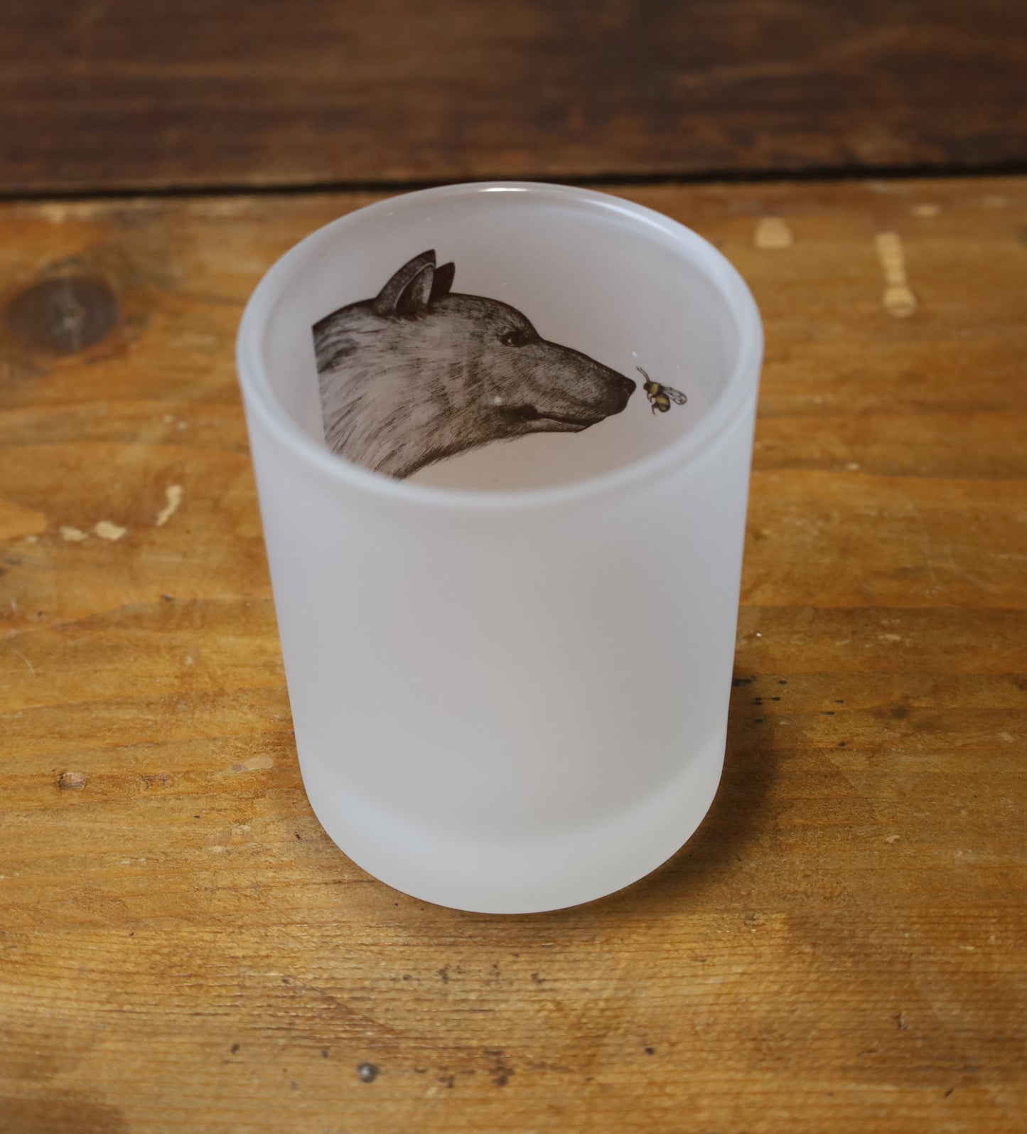 Windlicht aus satiniertem Glas mit tierischen und floralen Motiven