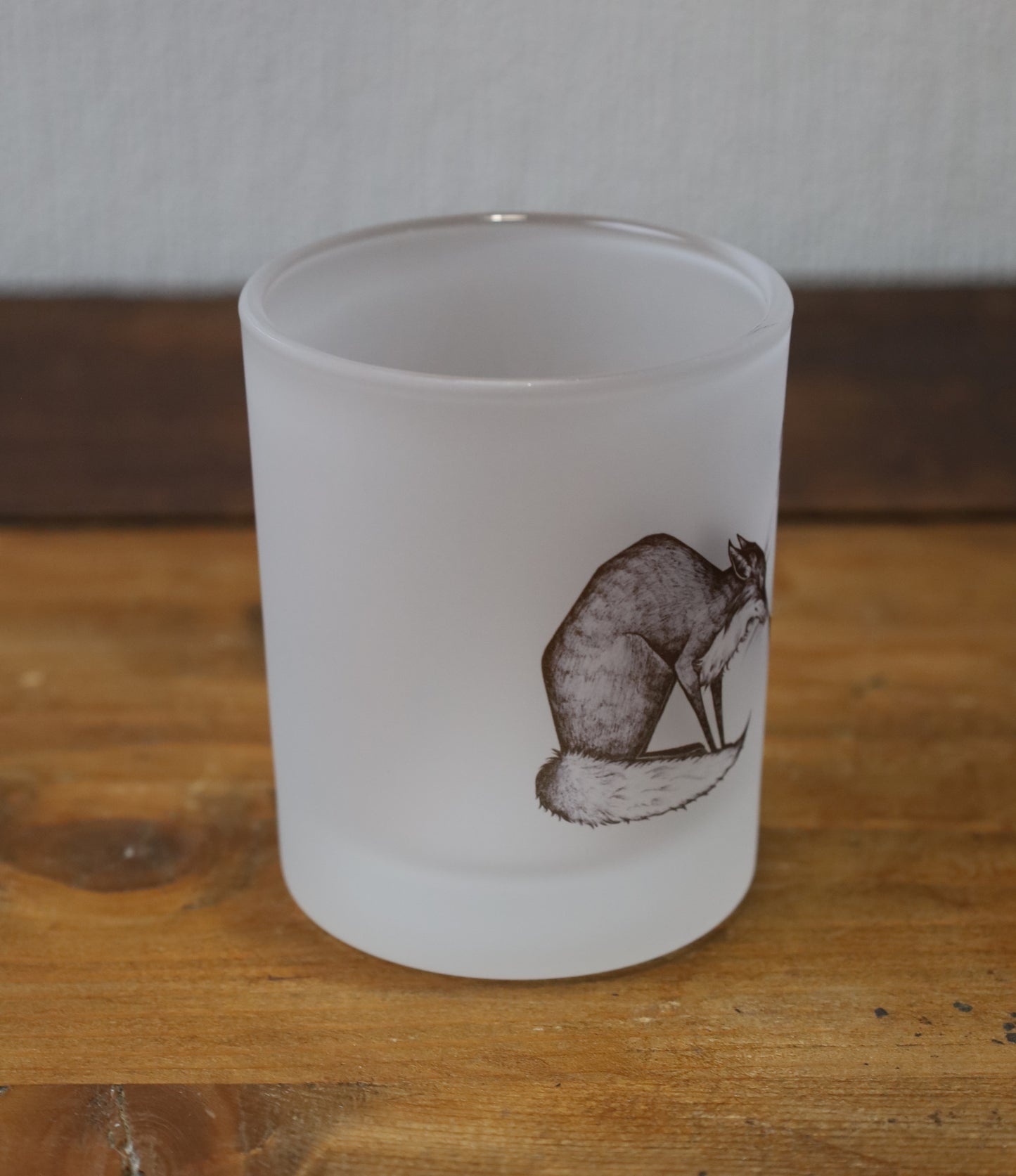 Windlicht aus satiniertem Glas mit tierischen und floralen Motiven