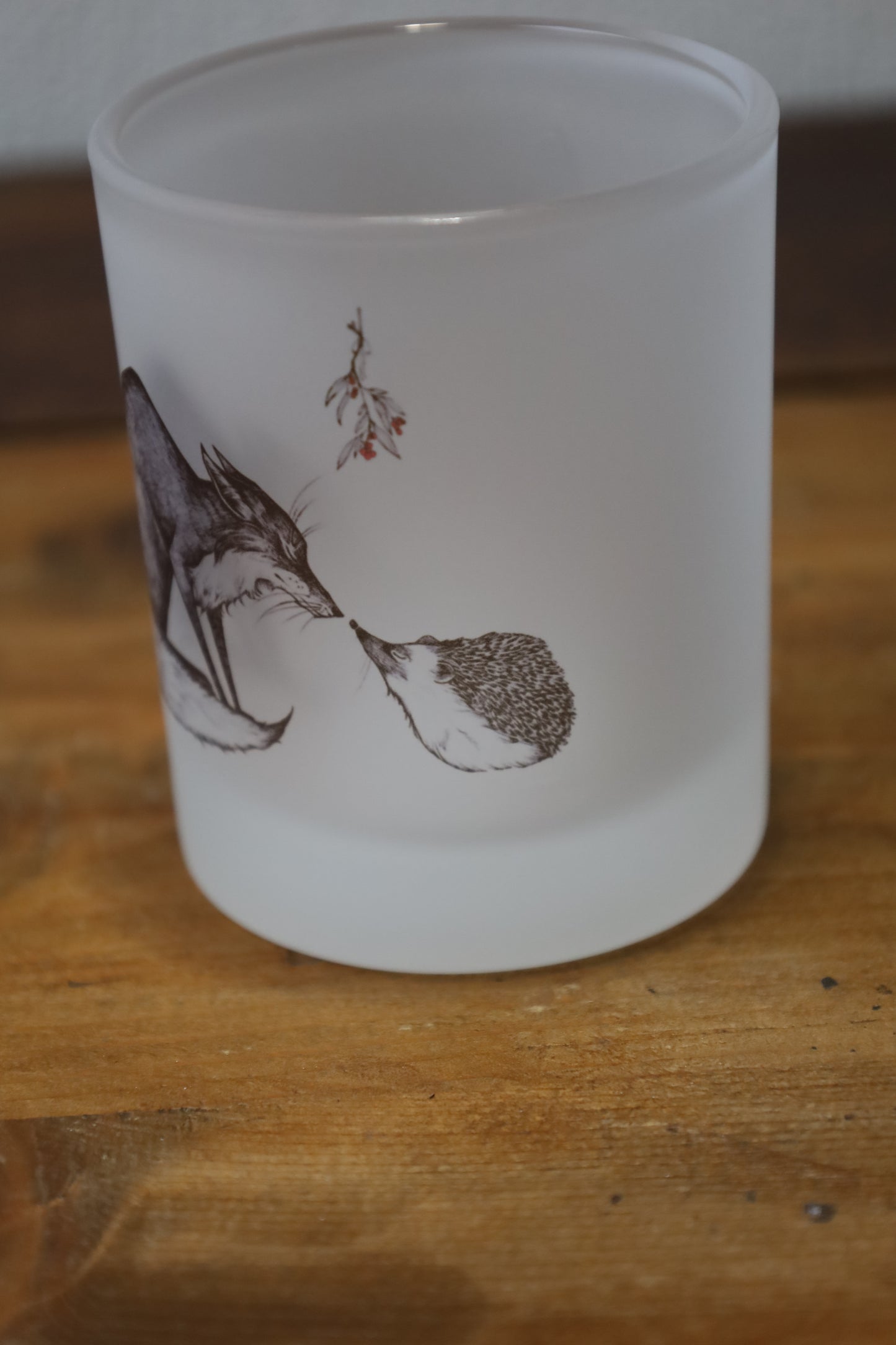 Windlicht aus satiniertem Glas mit tierischen und floralen Motiven
